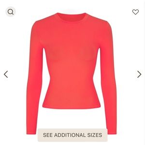 Skims fits everyone long sleeve
